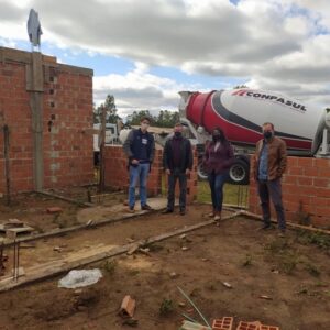Vice-prefeito e secretários visitam a construção do Centro Cultural