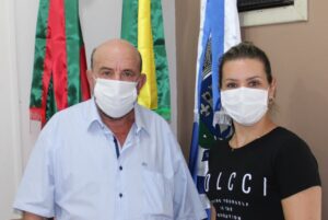 Prefeito Hélio empossou Aline Moraes como a nova Secretária Municipal de Saúde e Ação Social