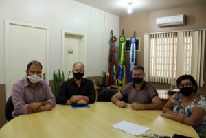 Prefeito e Vice-Prefeita receberam rádio Opa Fm